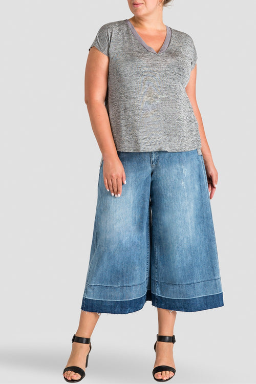 Plus Size Women's Undone Raw Hem Frayed Cropped Jeans