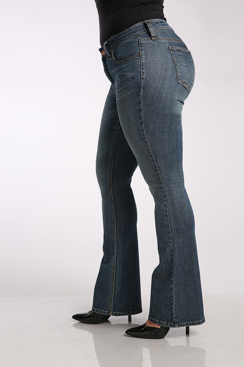 Bootcut Jeans Midrise w/ Flare