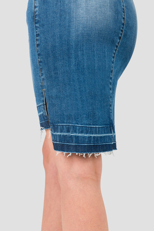 Standards & Practices Women's Curvy Fit Dariah High-Low Released Hem Denim Mini Skirt