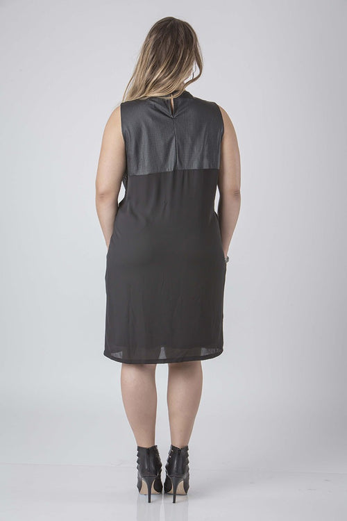 Plus Size Women Black Sleeveless Dress