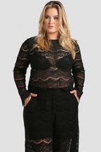 Plus Size Women Black Lace Crop Top