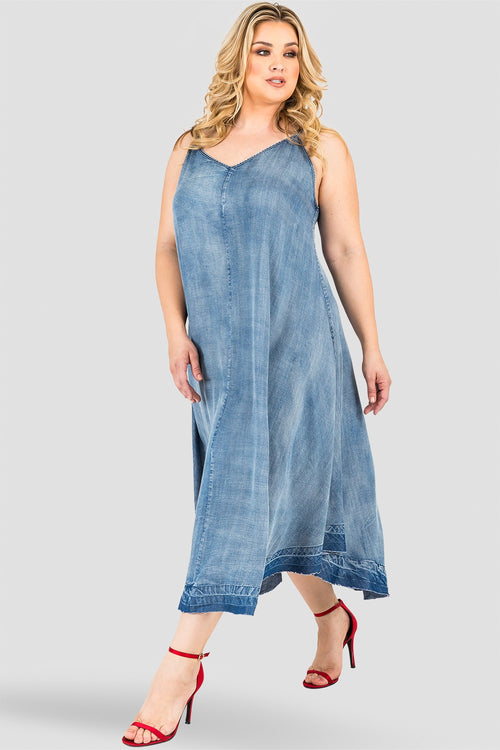 Curvy Women's Plus Size  Spaghetti Strap Denim Tencel Maxi Slip Dress, Released Hem